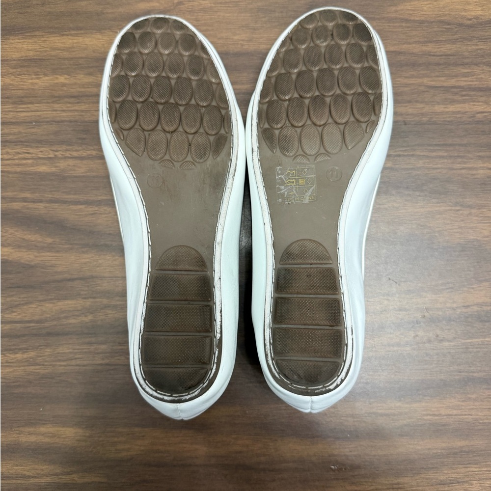 Elegant White Women's Flats - Picture 5 of 9